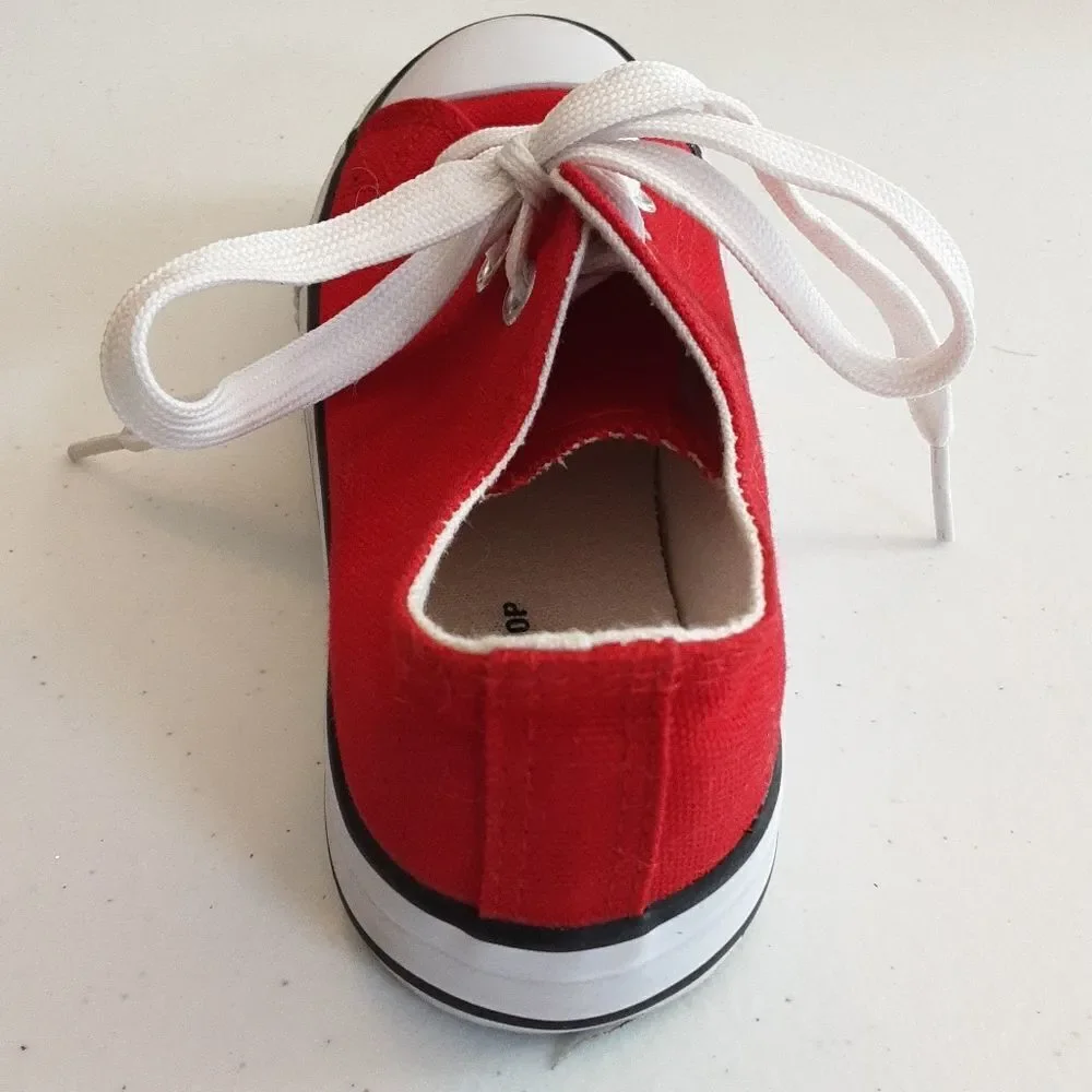 Lucky‎ Brand Sneakers Red Low Tops Unisex Rubber Toe Caps Lace Up Kids Size 2
